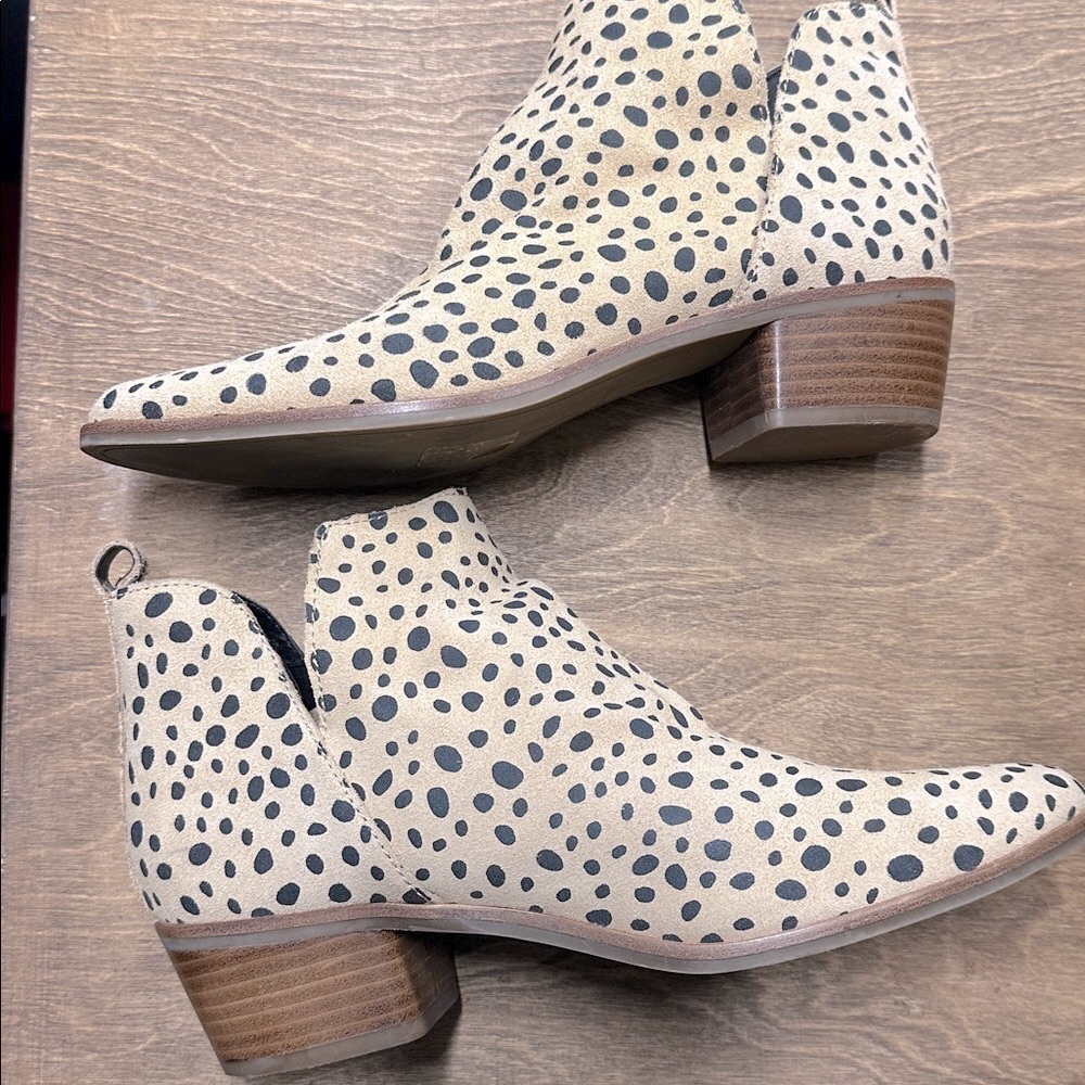 Dolce Vita Kaidie Black and Tan Ankle Boots size 9 1/2 medium - Picture 2 of 8